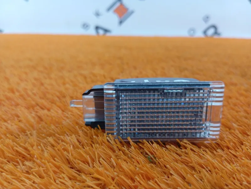 Плафон подсветки багажника