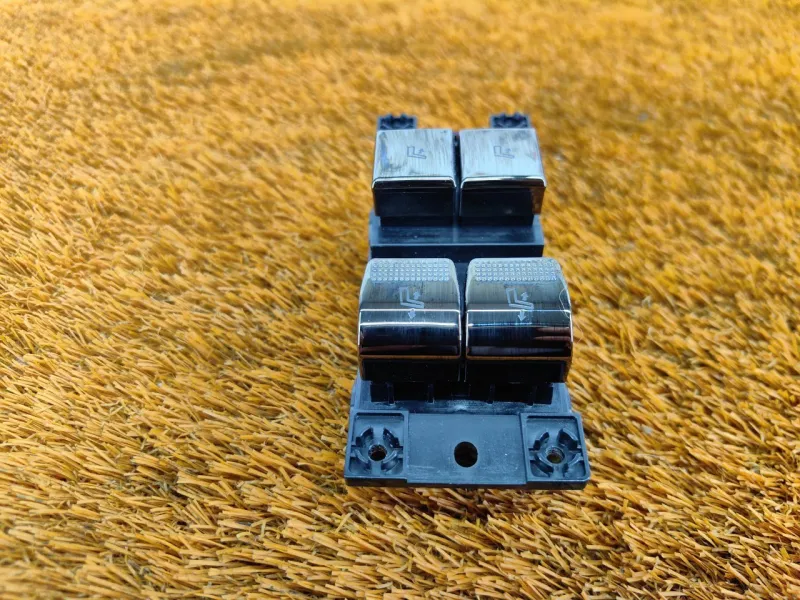 Кнопка регулировки сиденья