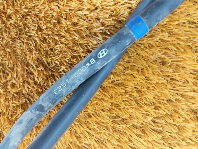 Трос стояночного тормоза