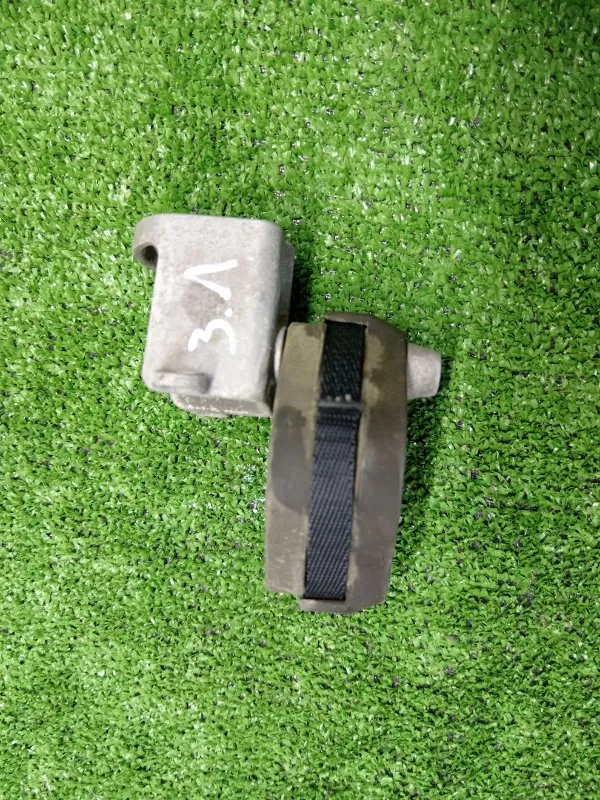 Крепление глушителя Audi A5 2019 4M0253147C 2 CYR, заднее левое