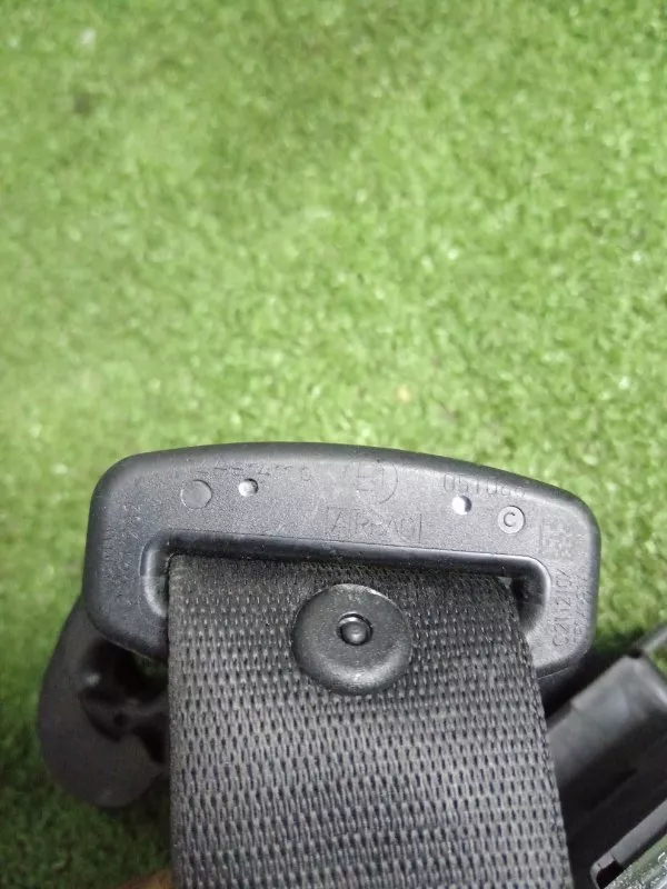 Ремень безопасности