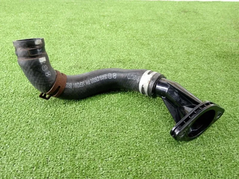 Патрубок радиатора