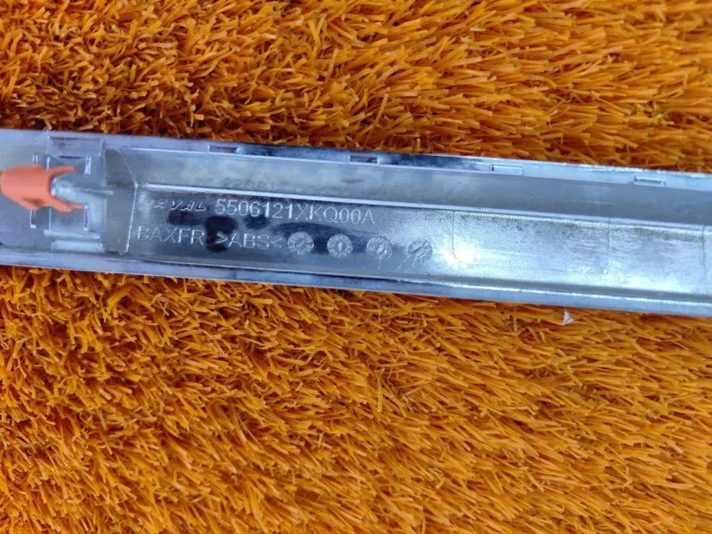 Накладка двери багажника