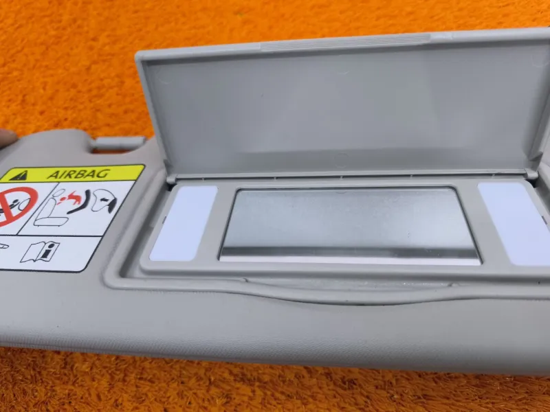 Козырек солнцезащитный