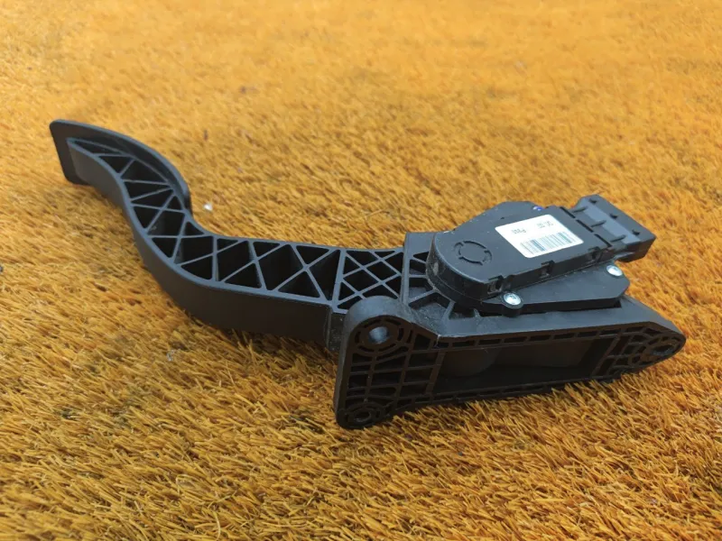 Педаль газа