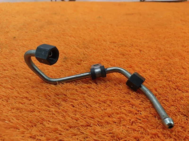 Трубка топливная