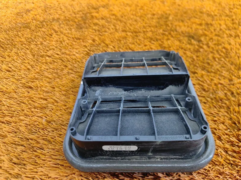 Решетка вентиляционная