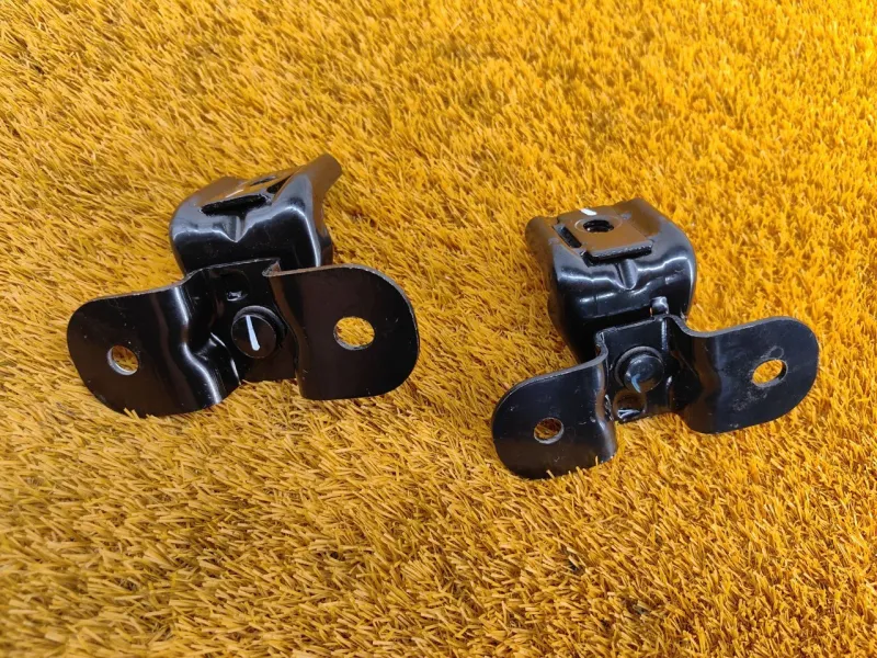 Крепление сиденья