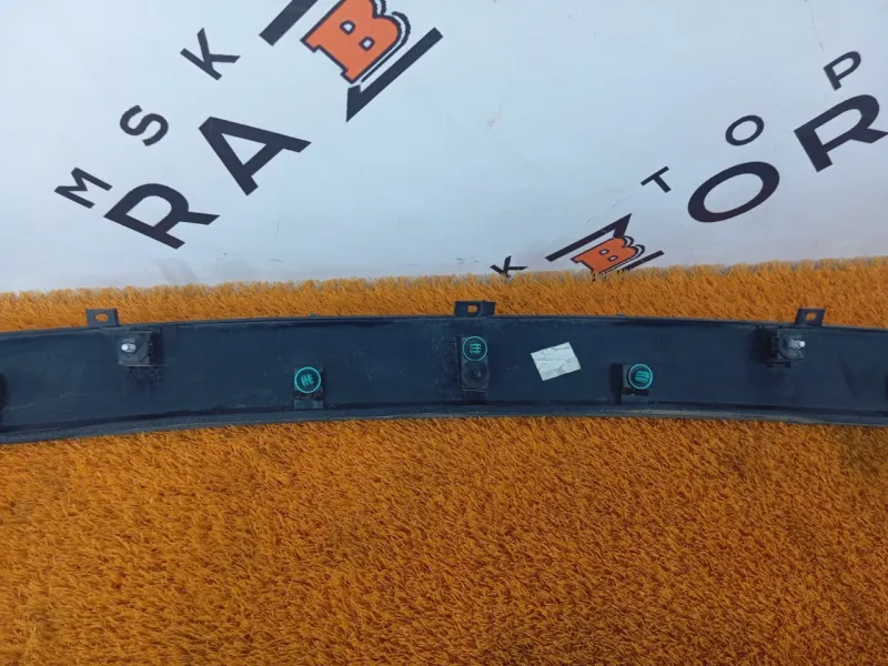 Накладка крышки багажника