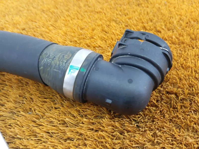 Патрубок радиатора