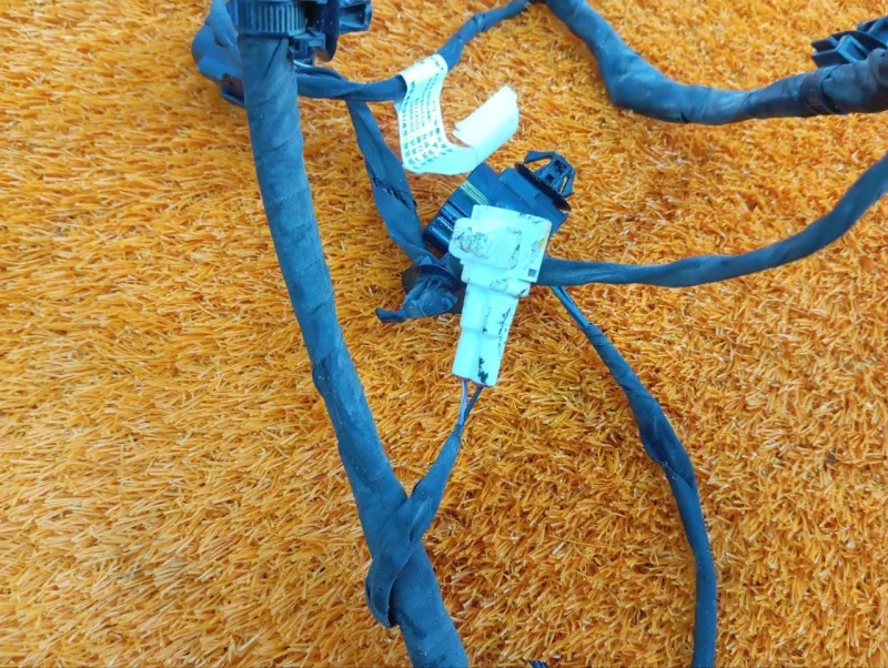 Электропроводка крышки багажника