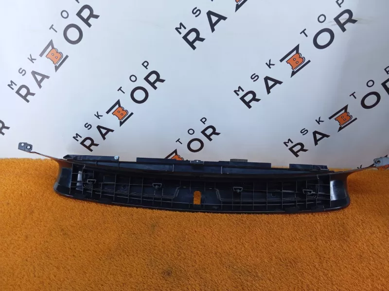 Накладка замка багажника