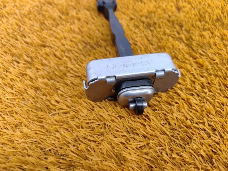 Ограничитель двери