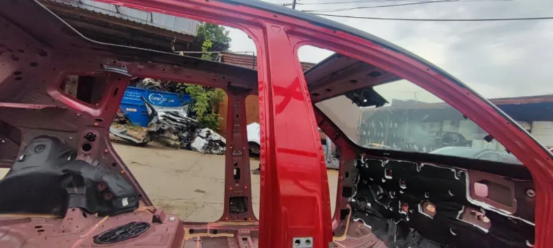 Порог с центральной стойкой