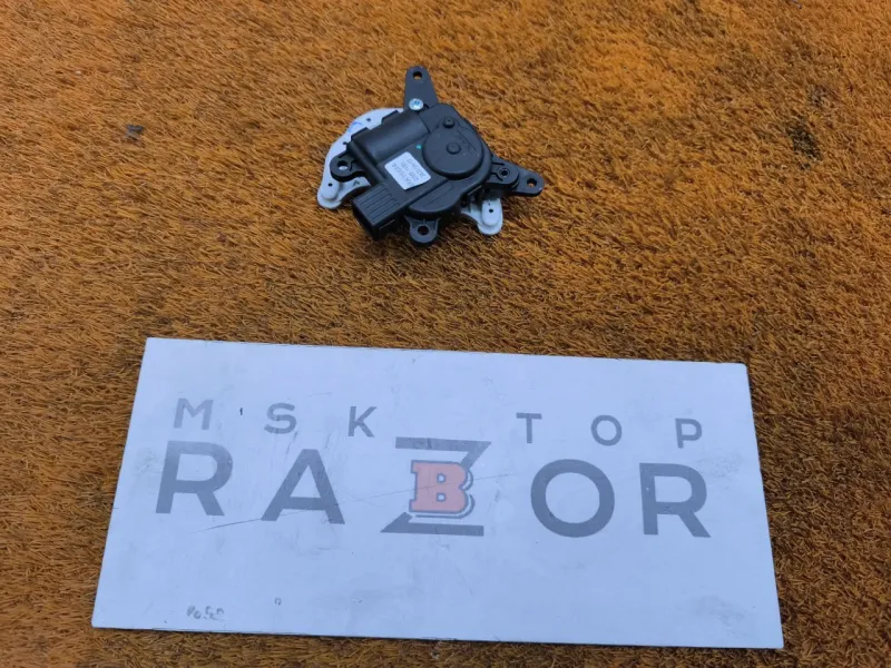 Сервопривод заслонок печки