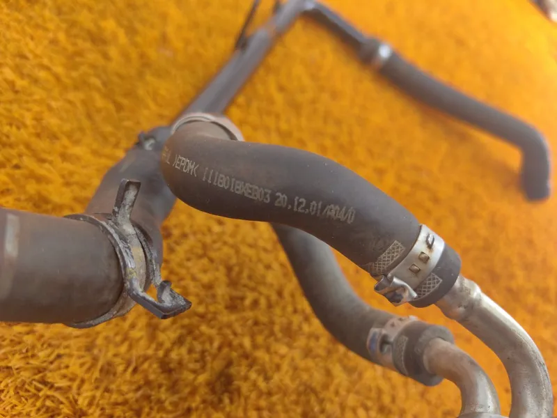 Трубка системы охлаждения