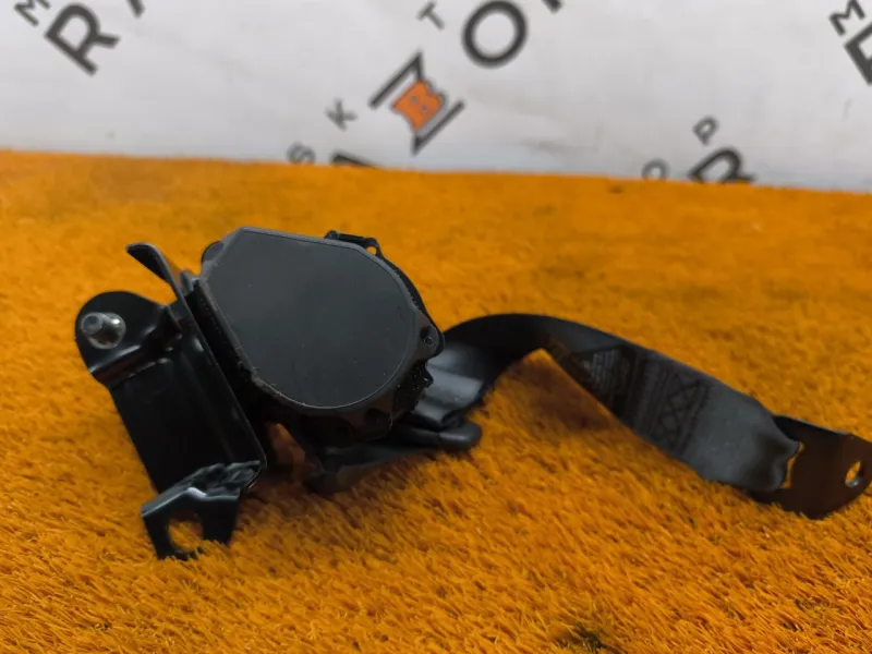 Ремень безопасности