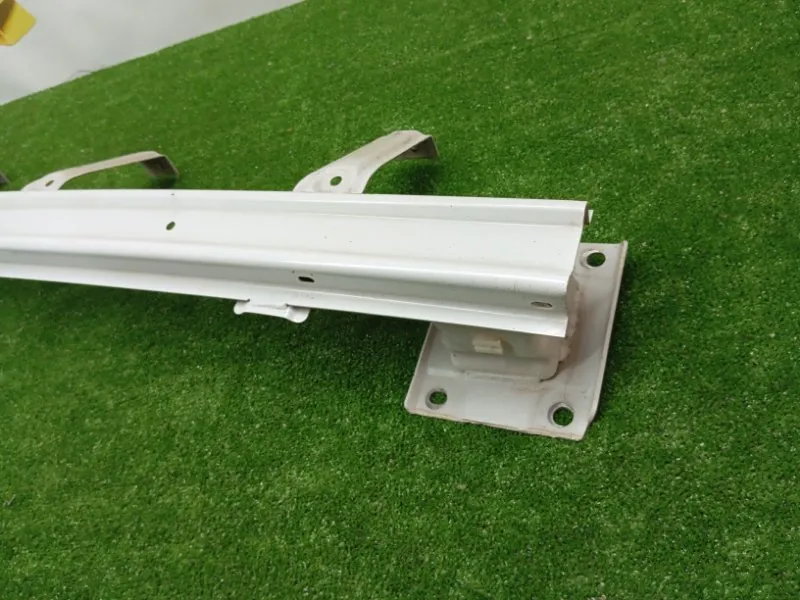 Усилитель бампера