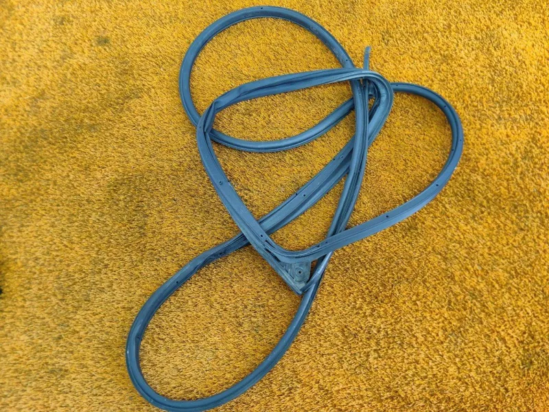 Уплотнитель двери