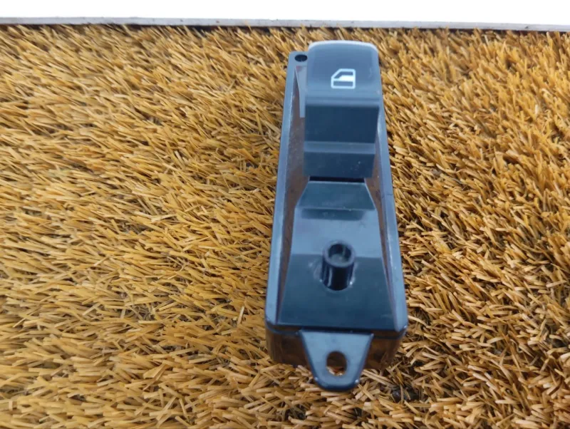 Кнопка стеклоподъемника