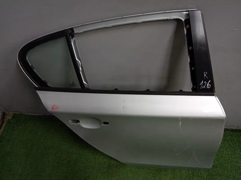Дверь BMW 1-Series 2008 41527191018 E87, задняя правая