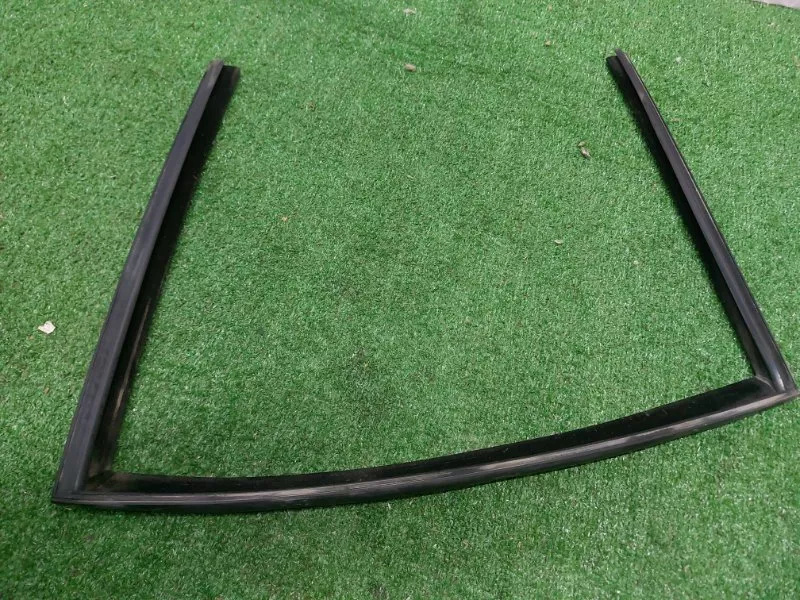 Уплотнитель стекла двери