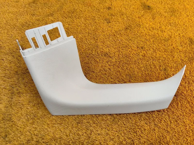 Обшивка крышки багажника