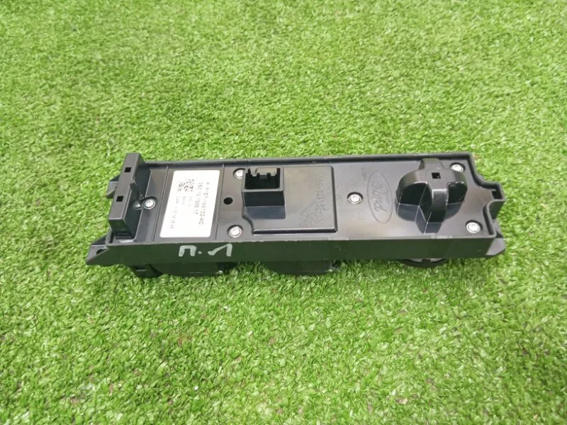 Кнопка стеклоподъемника