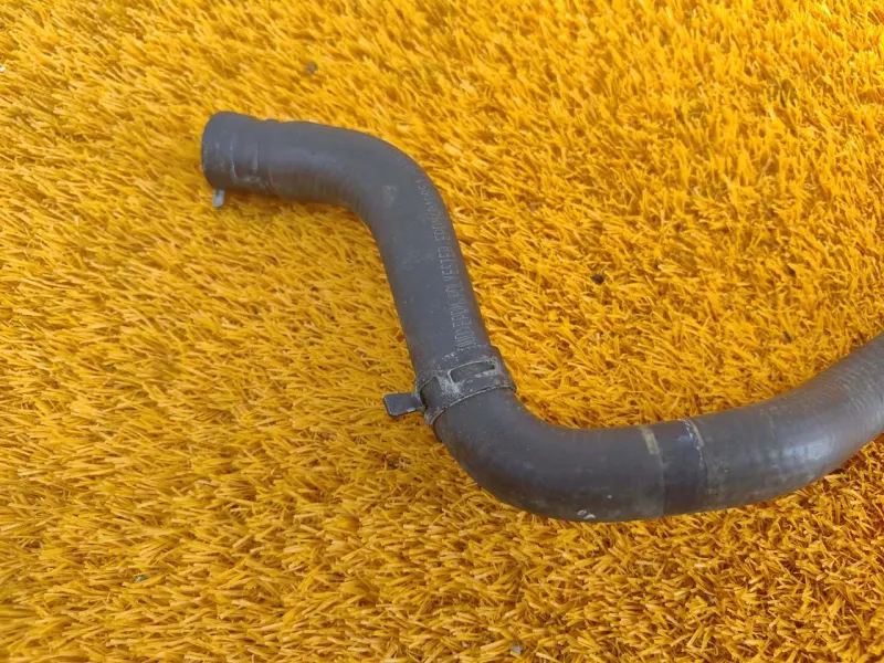 Патрубок отопителя