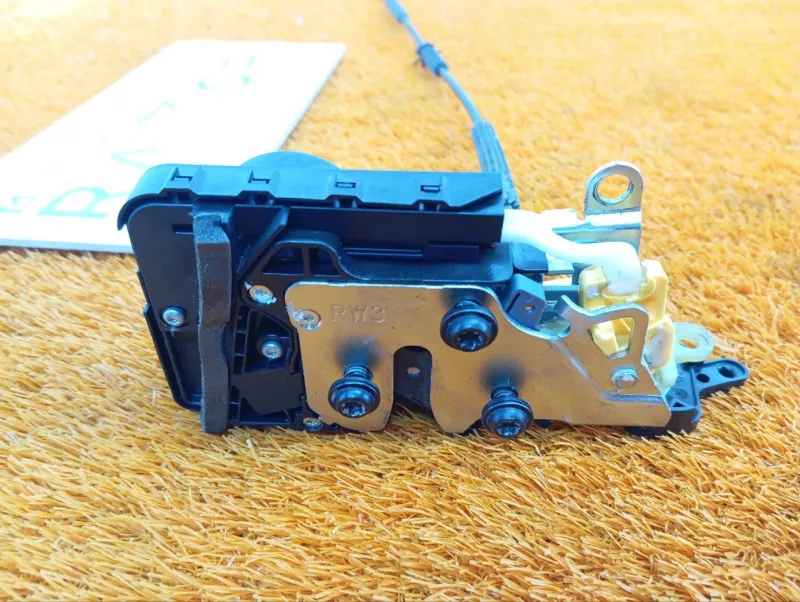 Замок двери