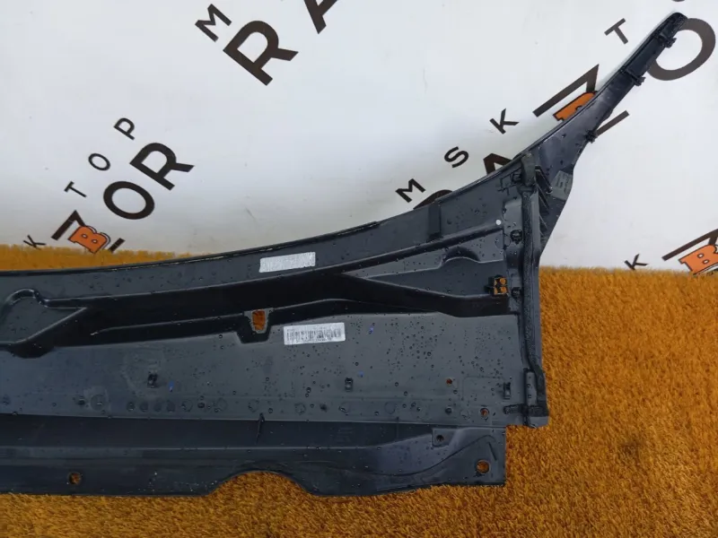 Решетка под лобовое стекло