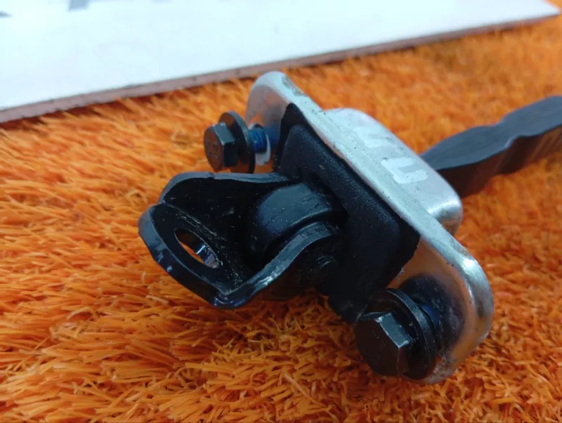 Ограничитель двери