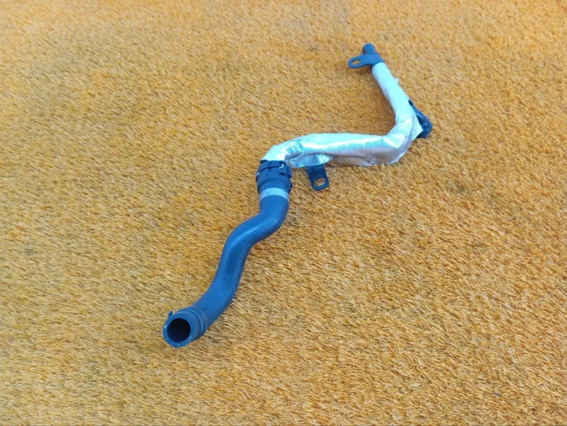 Патрубок радиатора