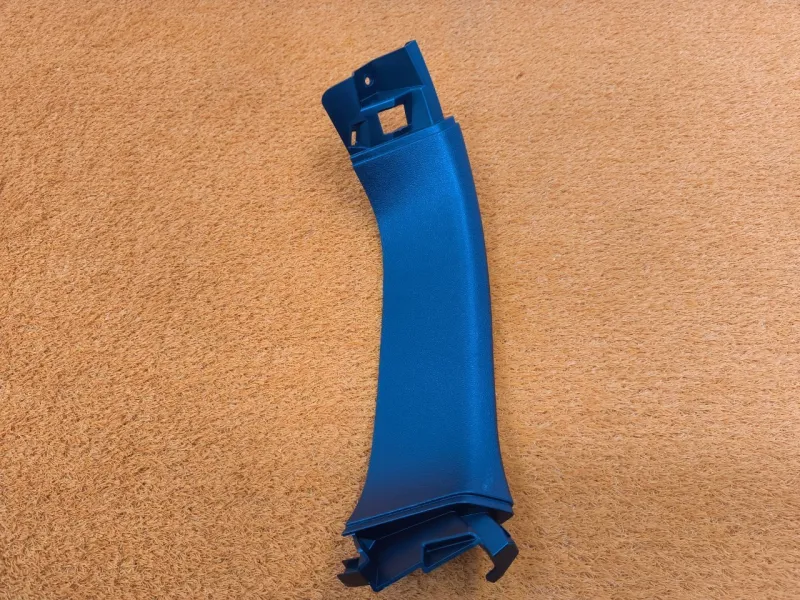 Обшивка крышки багажника