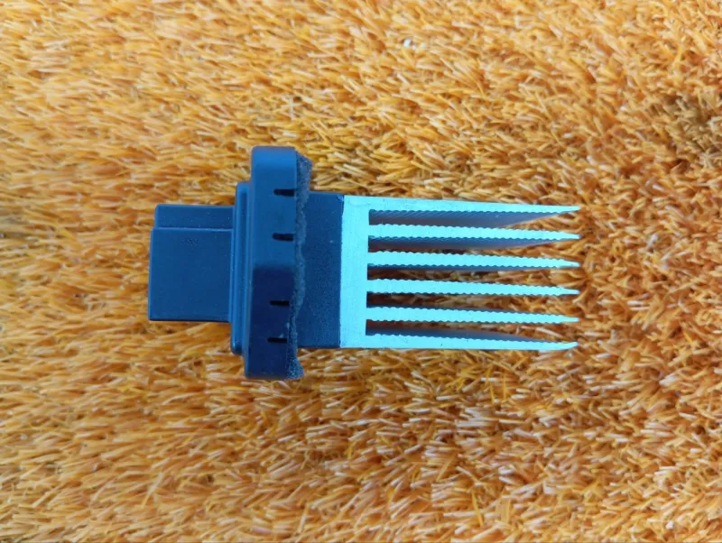 Резистор отопителя