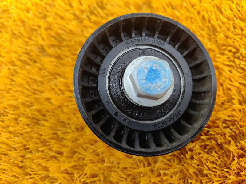 Ролик обводной навесного оборудования