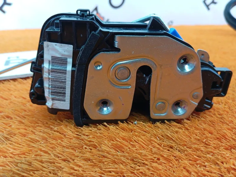 Замок двери