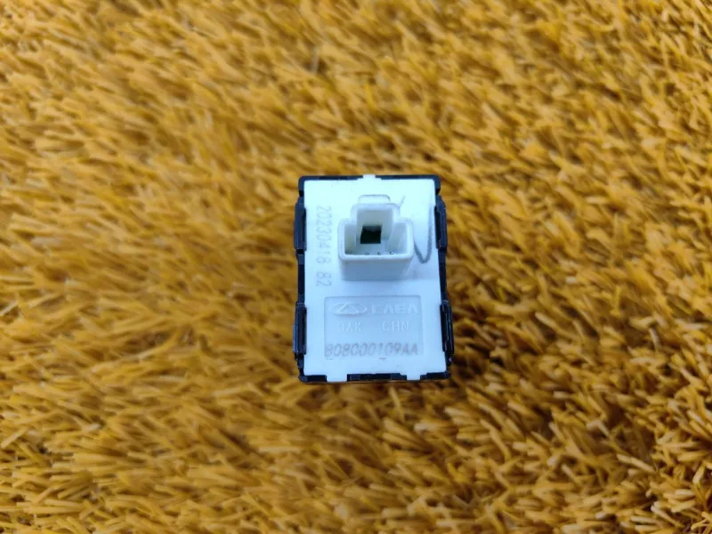 Кнопка стеклоподъемника