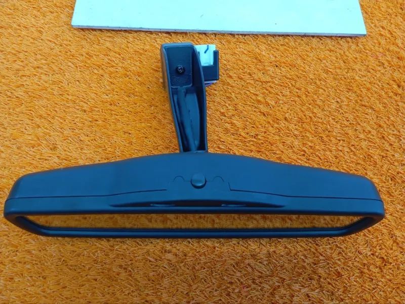 Зеркало заднего вида