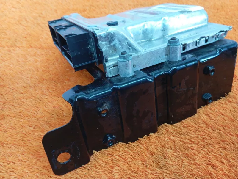 Блок управления двигателем