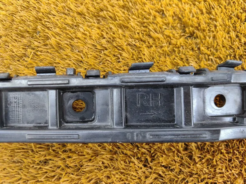 Крепление бампера