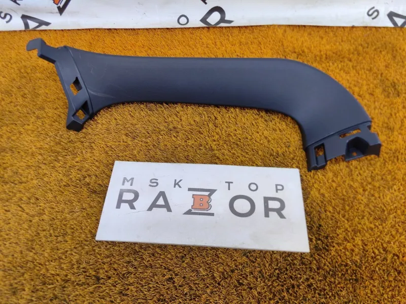 Обшивка двери багажника