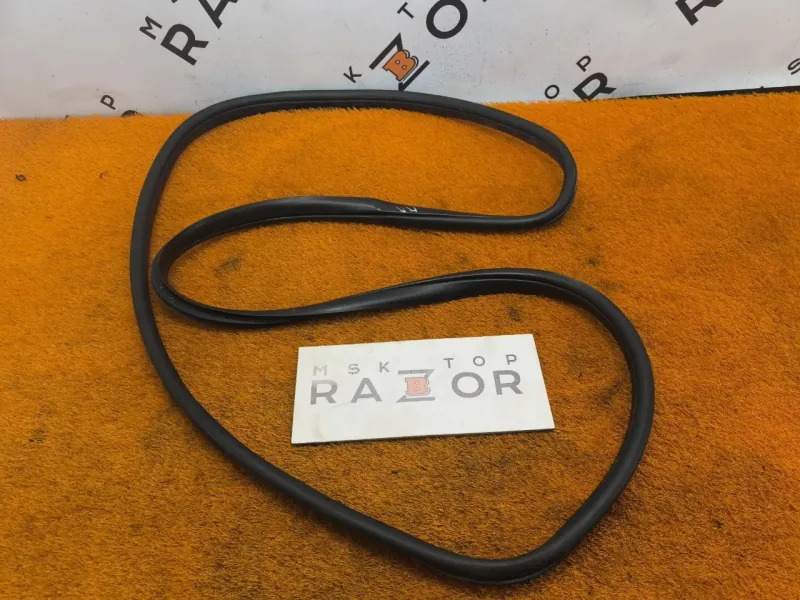 Уплотнитель проема двери