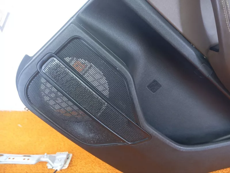 Обшивка двери