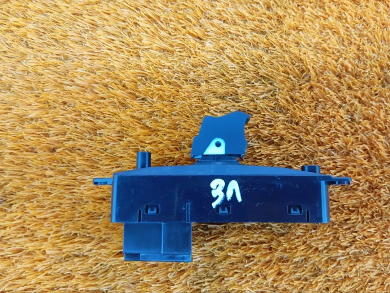 Кнопка стеклоподъемника