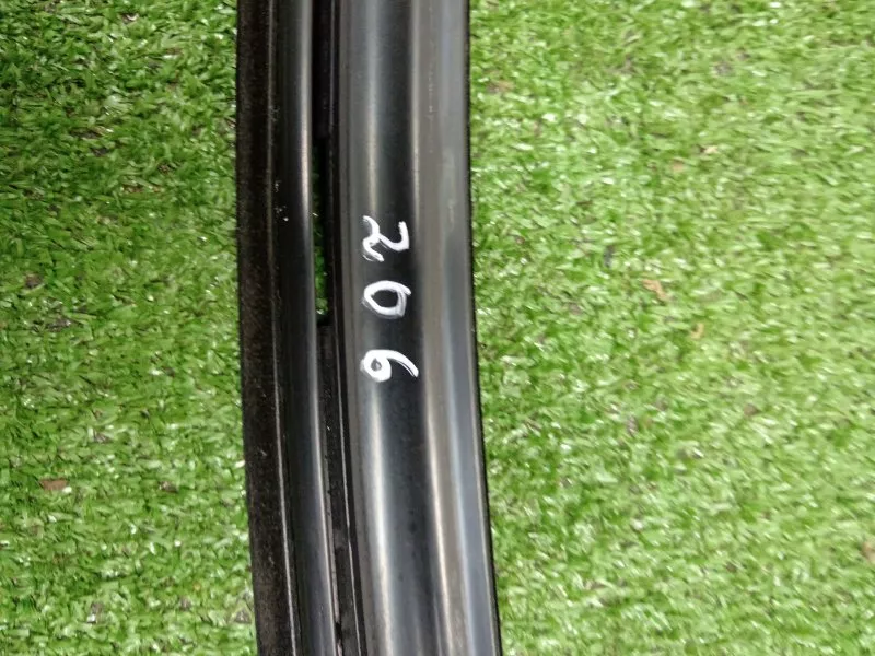 Уплотнитель стекла двери