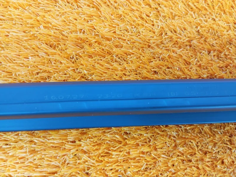 Уплотнитель стекла двери