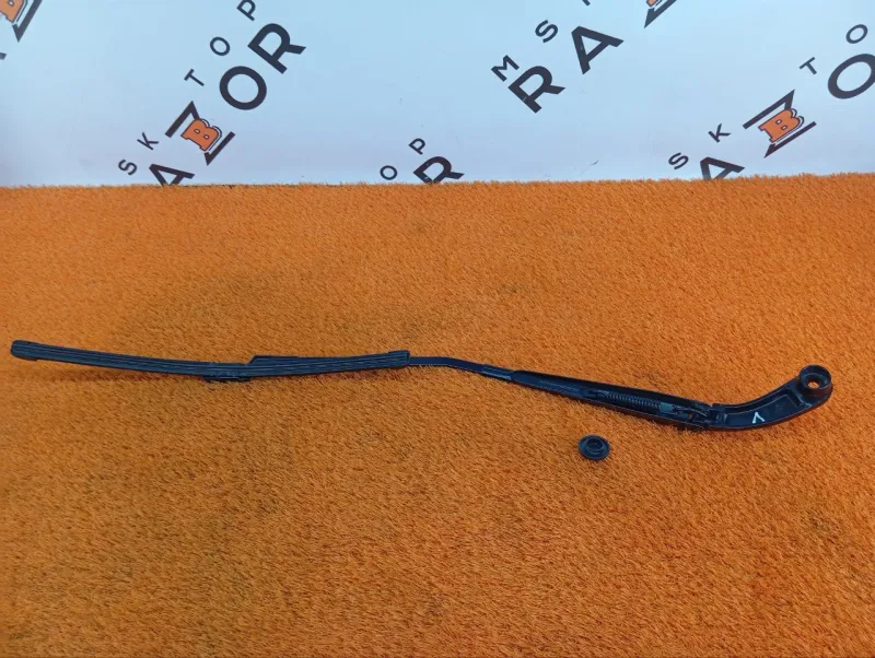 поводок стеклоочистителя