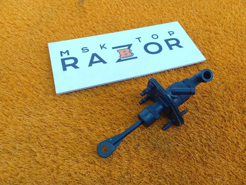 Главный цилиндр сцепления