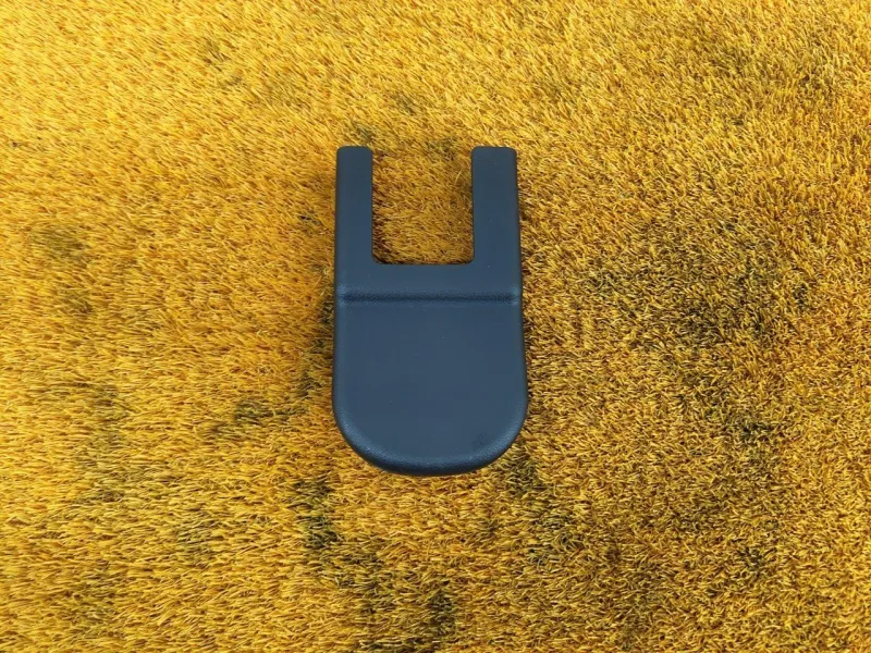 Заглушка крепления сиденья